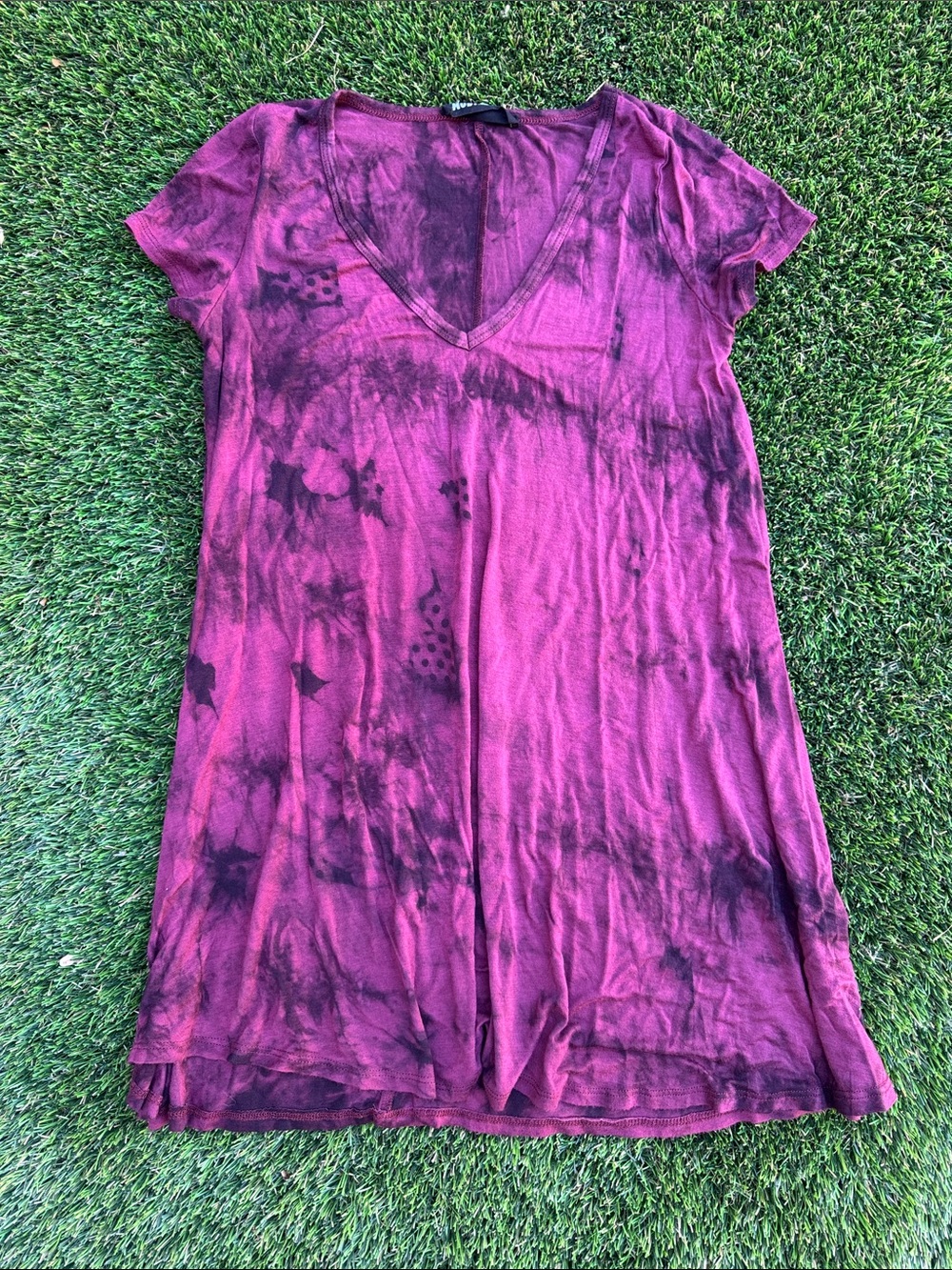 Audrey 3+1 Magenta and Black Tie-Dye V-Neck Midi T-Shirt Dress